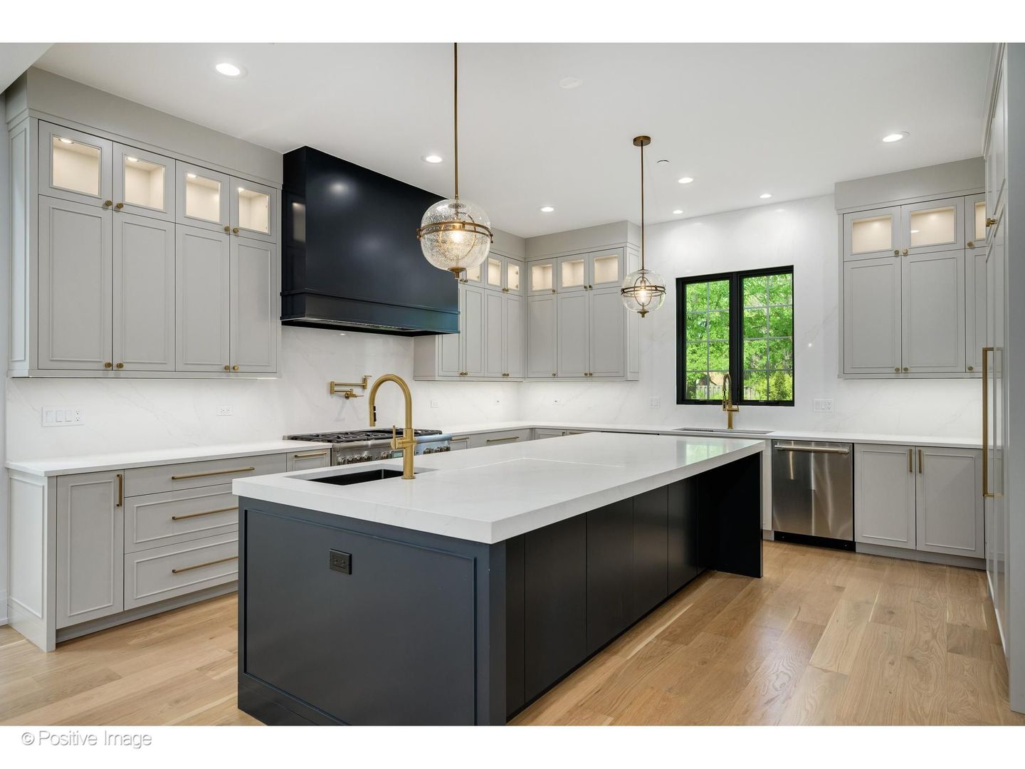 1851 Oakwood Road Northbrook, IL 60062 - Photo 9 of 56