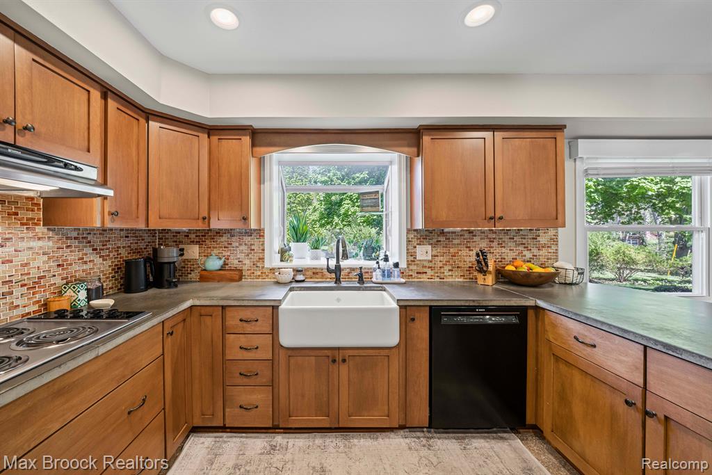 29884 Fox Grove Road Farmington Hills, MI 48334 - Photo 12 of 64