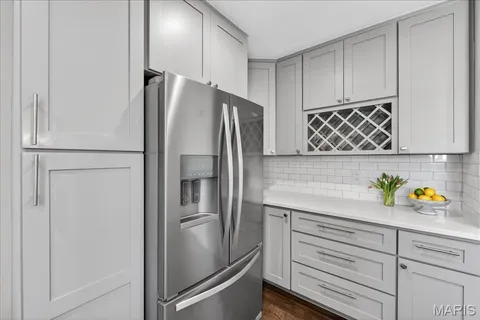 $395,000 | 881 Victoria Place, St. Louis, MO 63122