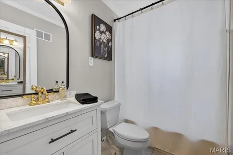 $395,000 | 881 Victoria Place, St. Louis, MO 63122
