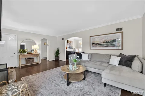 $395,000 | 881 Victoria Place, St. Louis, MO 63122