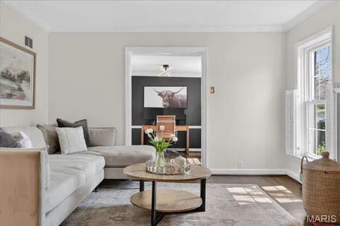 $395,000 | 881 Victoria Place, St. Louis, MO 63122