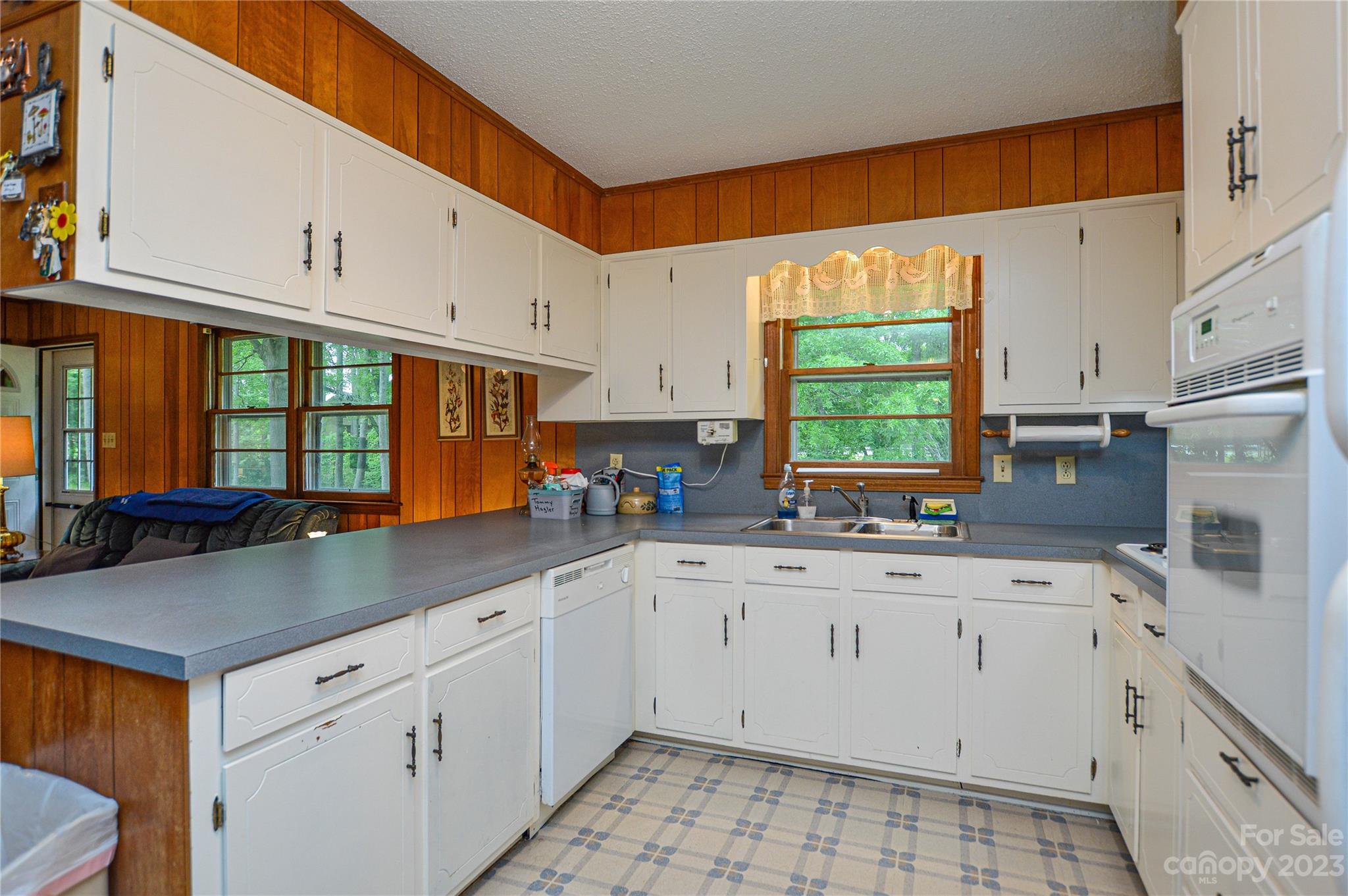 4923 Potter Road Matthews, NC 28104 - Photo 12 of 36 Gallery Image 12
