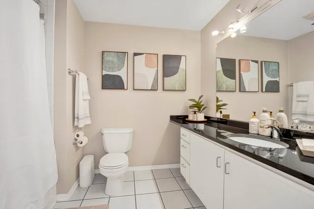 $389,999 | 1525 South Sangamon Street, Unit 301, Chicago, IL 60608