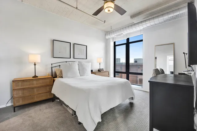 $389,999 | 1525 South Sangamon Street, Unit 301, Chicago, IL 60608