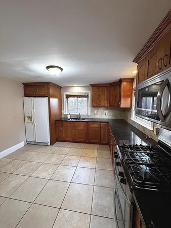 $2,700 | 12 Bigelow Street, Unit 2, Quincy, MA 02169