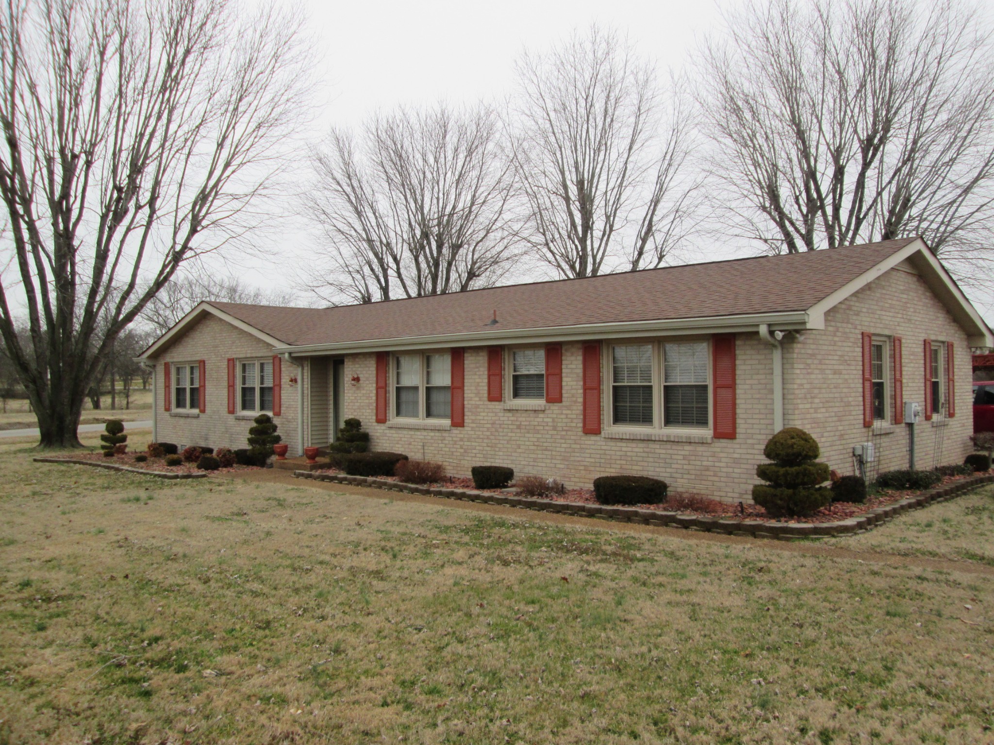 655 Philadelphia Road Lebanon, TN 37087 - Photo 1 of 20 a front view of a house with a yard