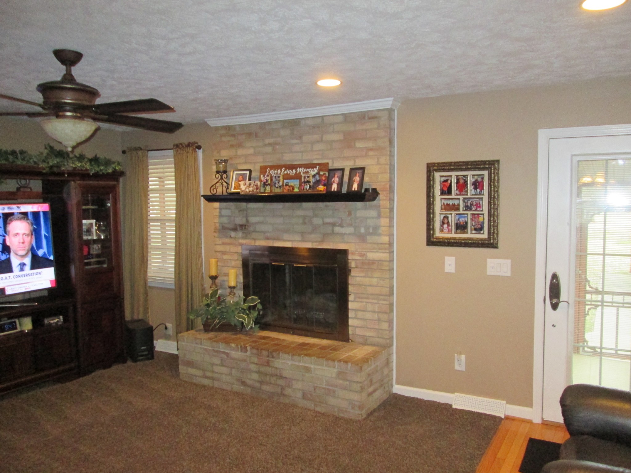 655 Philadelphia Road Lebanon, TN 37087 - Photo 5 of 20 a living room with furniture and a fireplace