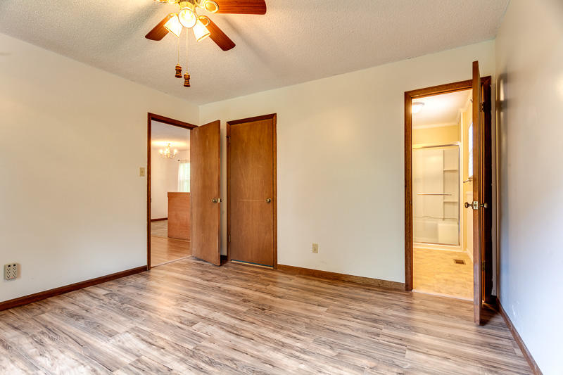 214 Dyllis Road Harriman, TN 37748 - Photo 14 of 35 Master Bedroom
