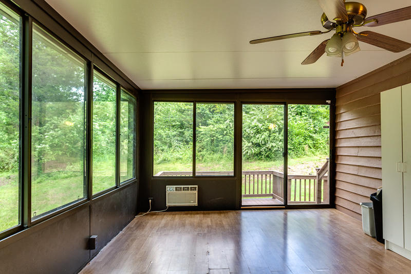 214 Dyllis Road Harriman, TN 37748 - Photo 22 of 35 Sunroom