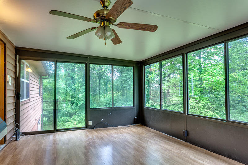 214 Dyllis Road Harriman, TN 37748 - Photo 23 of 35 Sunroom