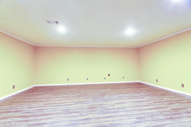 214 Dyllis Road Harriman, TN 37748 - Photo 29 of 35 Basement Rec Room