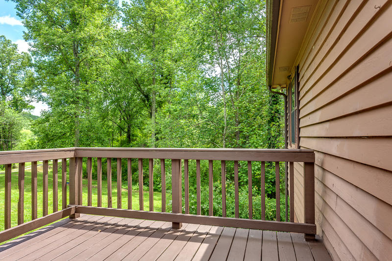 214 Dyllis Road Harriman, TN 37748 - Photo 5 of 35 214 Dyllis Rd