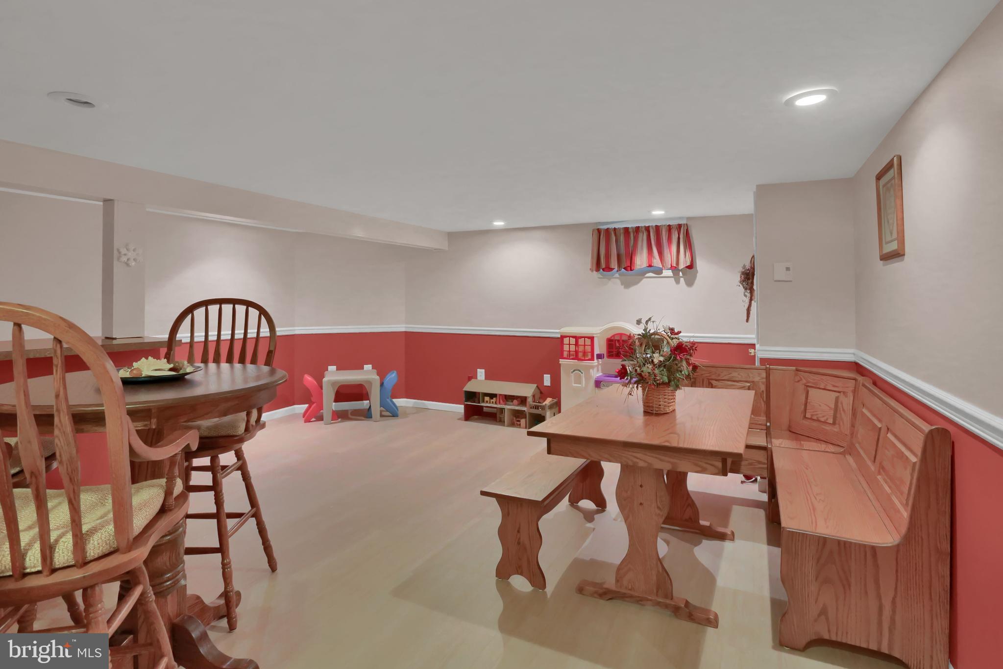 110 Whitney Road Lancaster, PA 17603 - Photo 20 of 31 Gallery Image 20