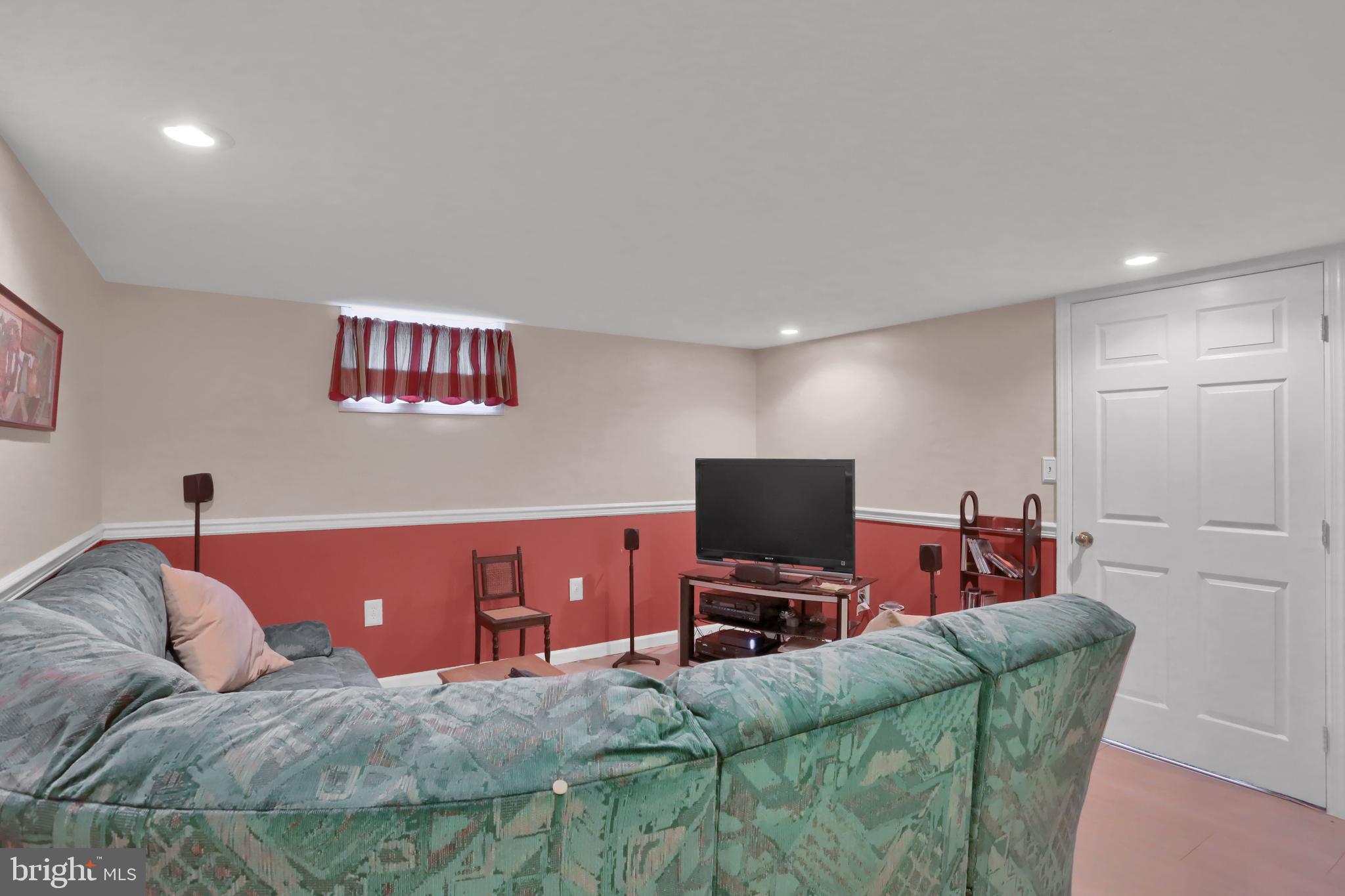 110 Whitney Road Lancaster, PA 17603 - Photo 24 of 31 Gallery Image 24