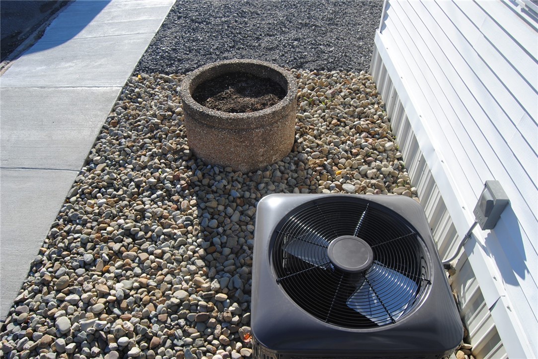 99 Hospital Street Ridgway, PA 15853 - Photo 7 of 38 New AC and planter
