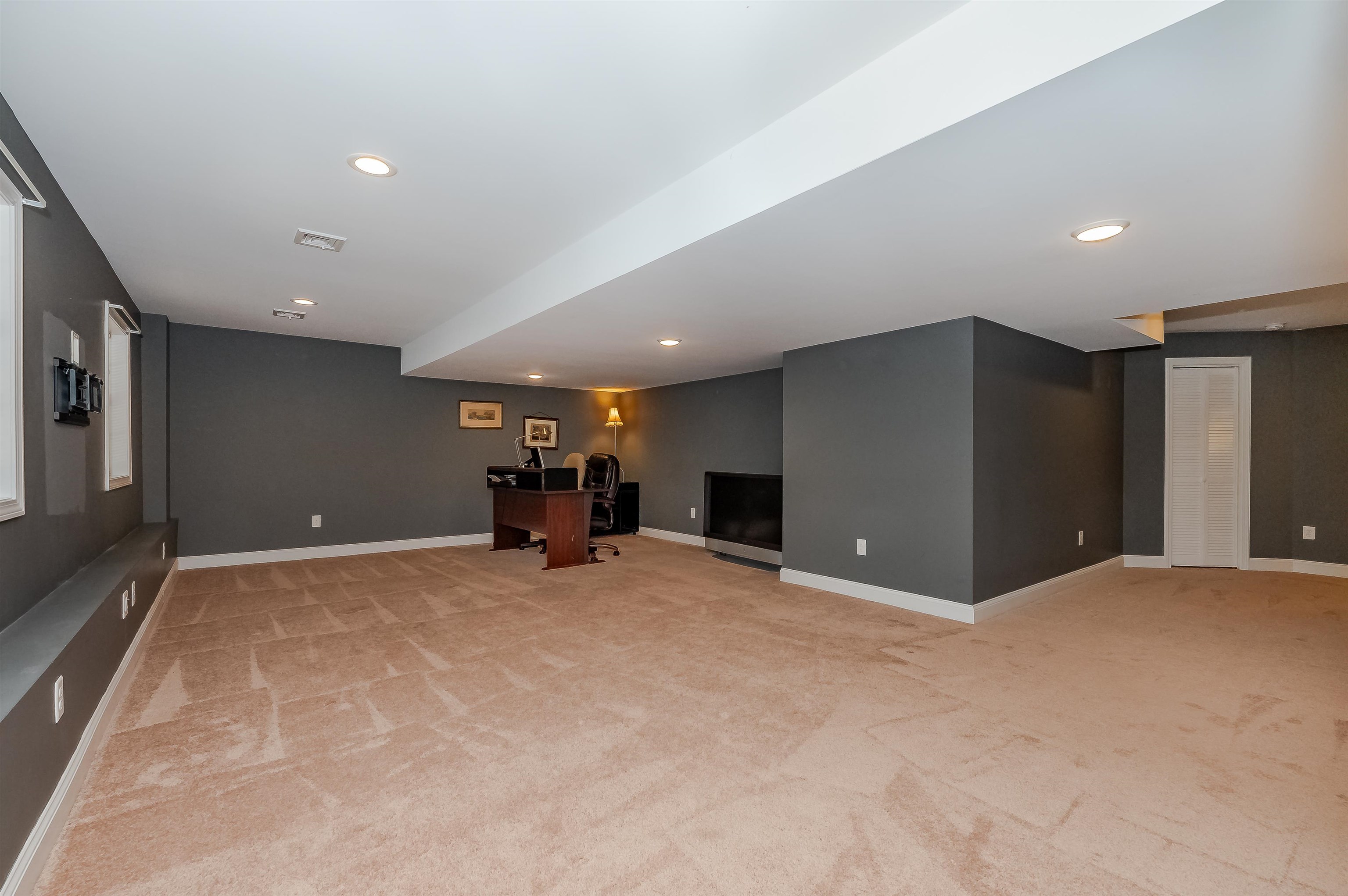 46 Constitution Way Rochester, NH 03867 - Photo 22 of 37