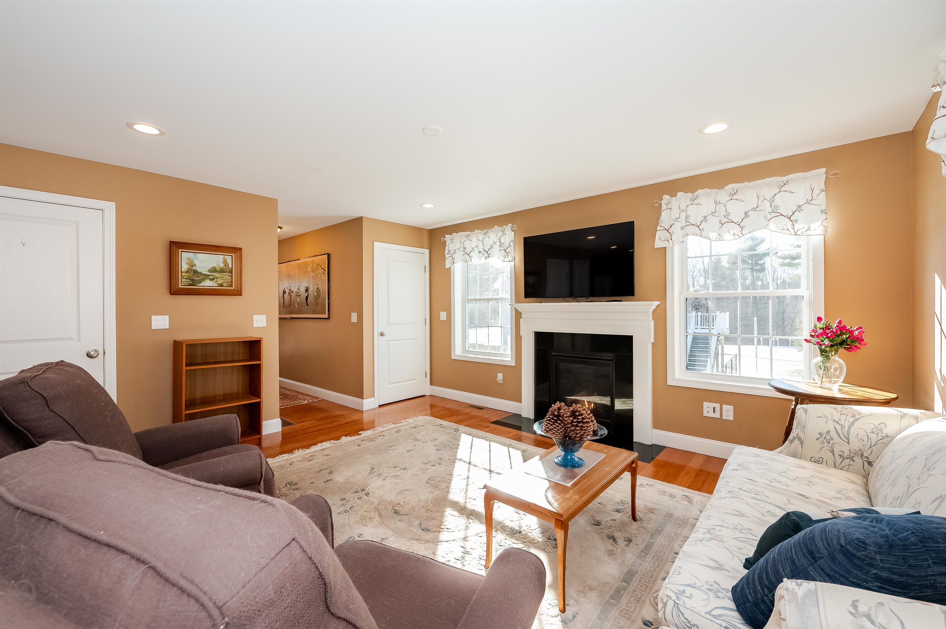 46 Constitution Way Rochester, NH 03867 - Photo 3 of 37