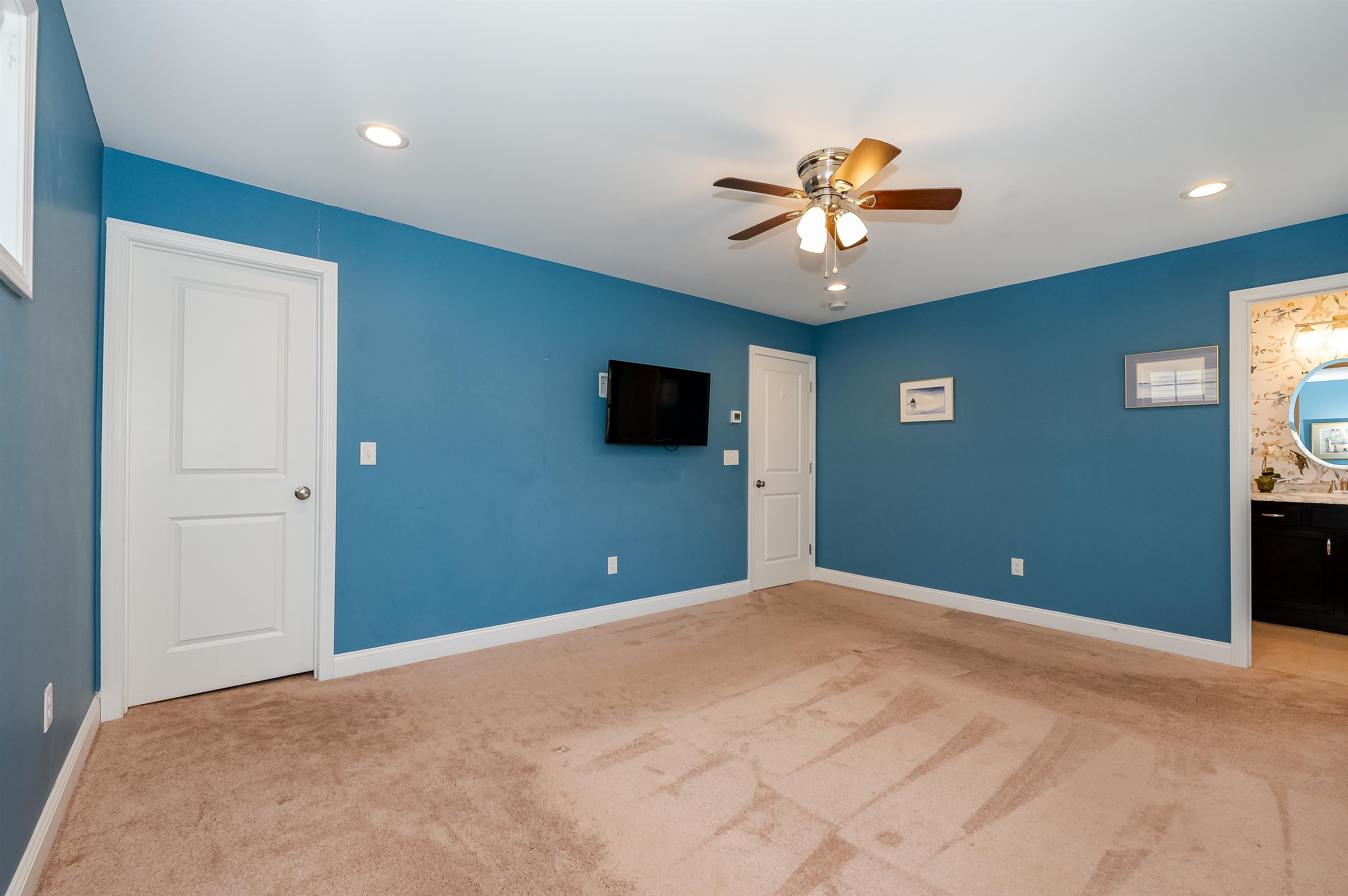 46 Constitution Way Rochester, NH 03867 - Photo 7 of 37