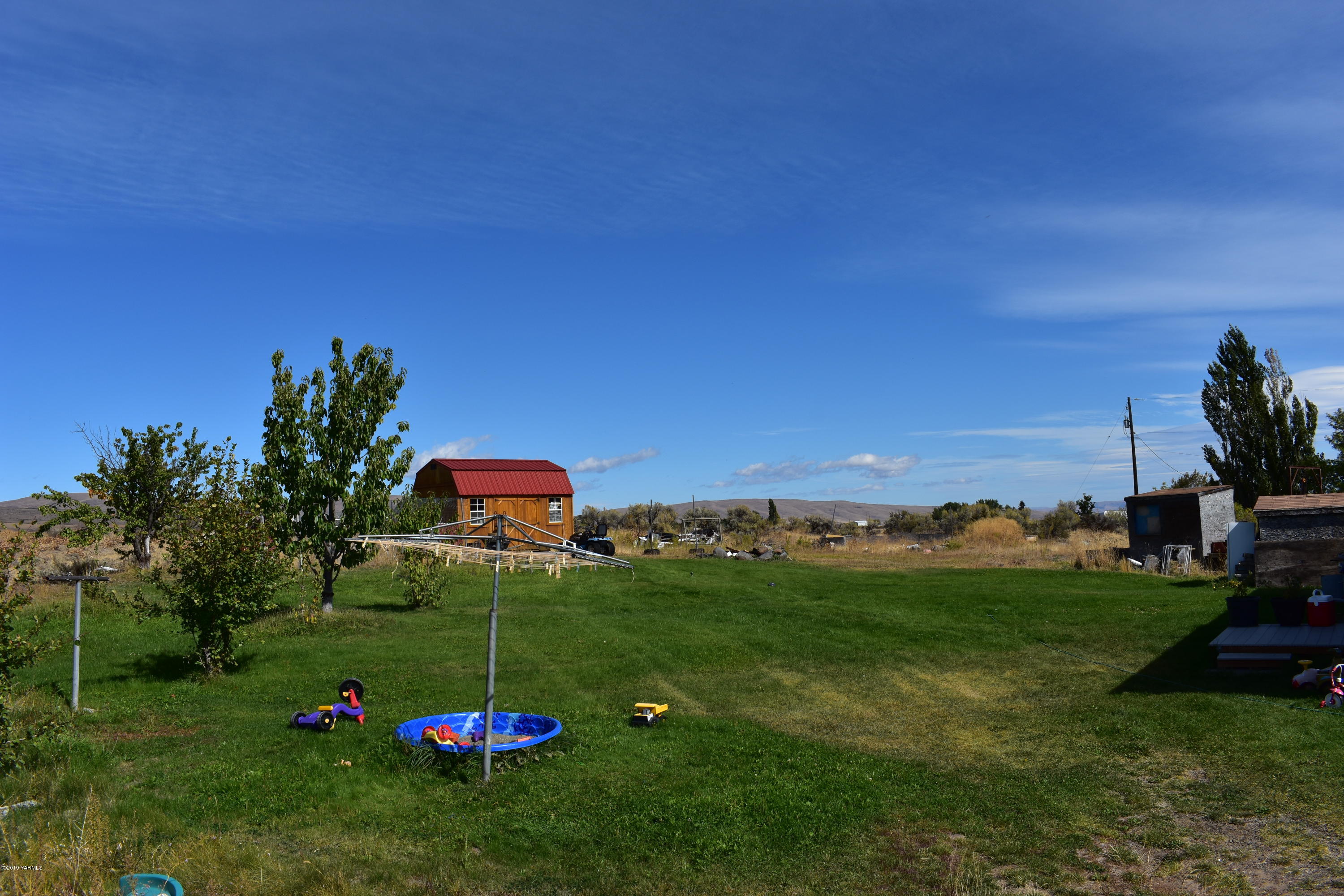 131 Mini Pines Road Yakima, WA 98903 - Photo 14 of 27 a view of a outdoor space