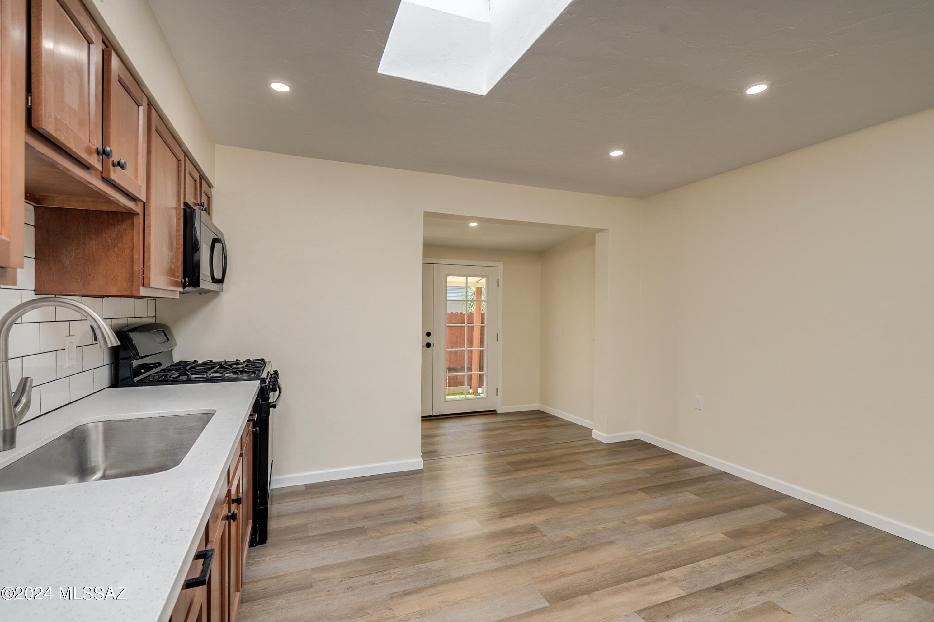 466 North Silverbell Road Tucson, AZ 85745 - Photo 12 of 36 Gallery Image 12