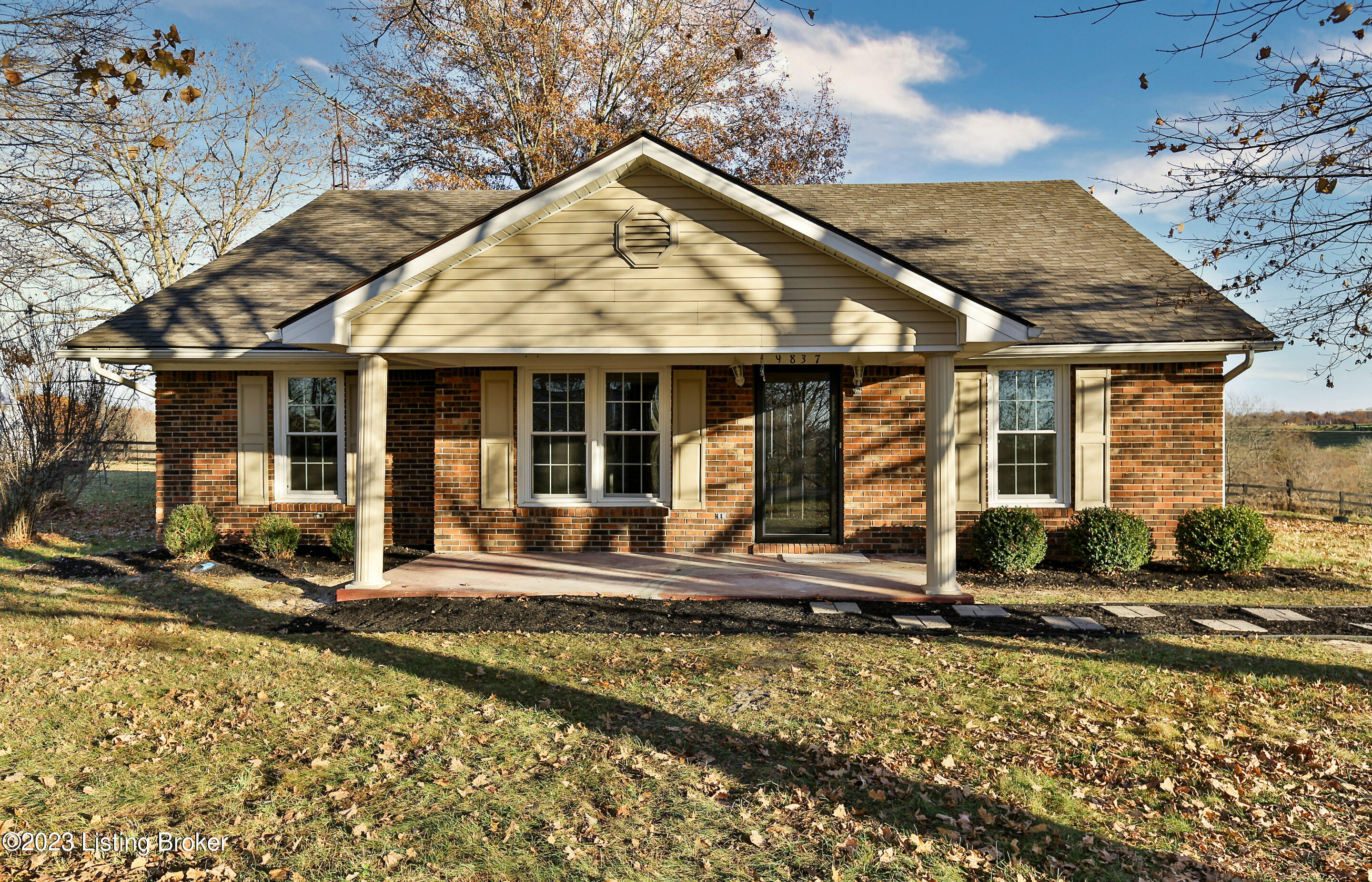 9837 Mt Eden Road Waddy, KY 40076 - Photo 2 of 35 CT6C7406