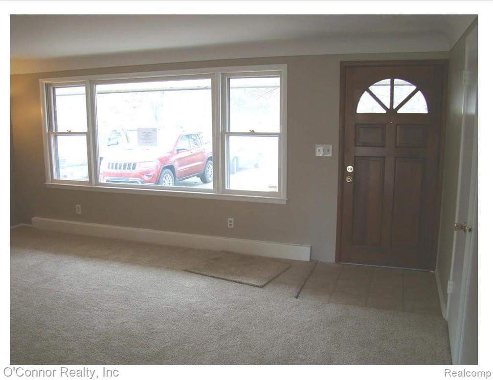 2818 Riverside Drive Port Huron, MI 48060 - Photo 4 of 25 15.jpg