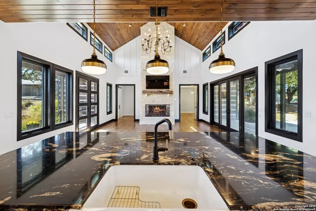 $2,350,000 | 159 Inspiration, Fredericksburg, TX 78624