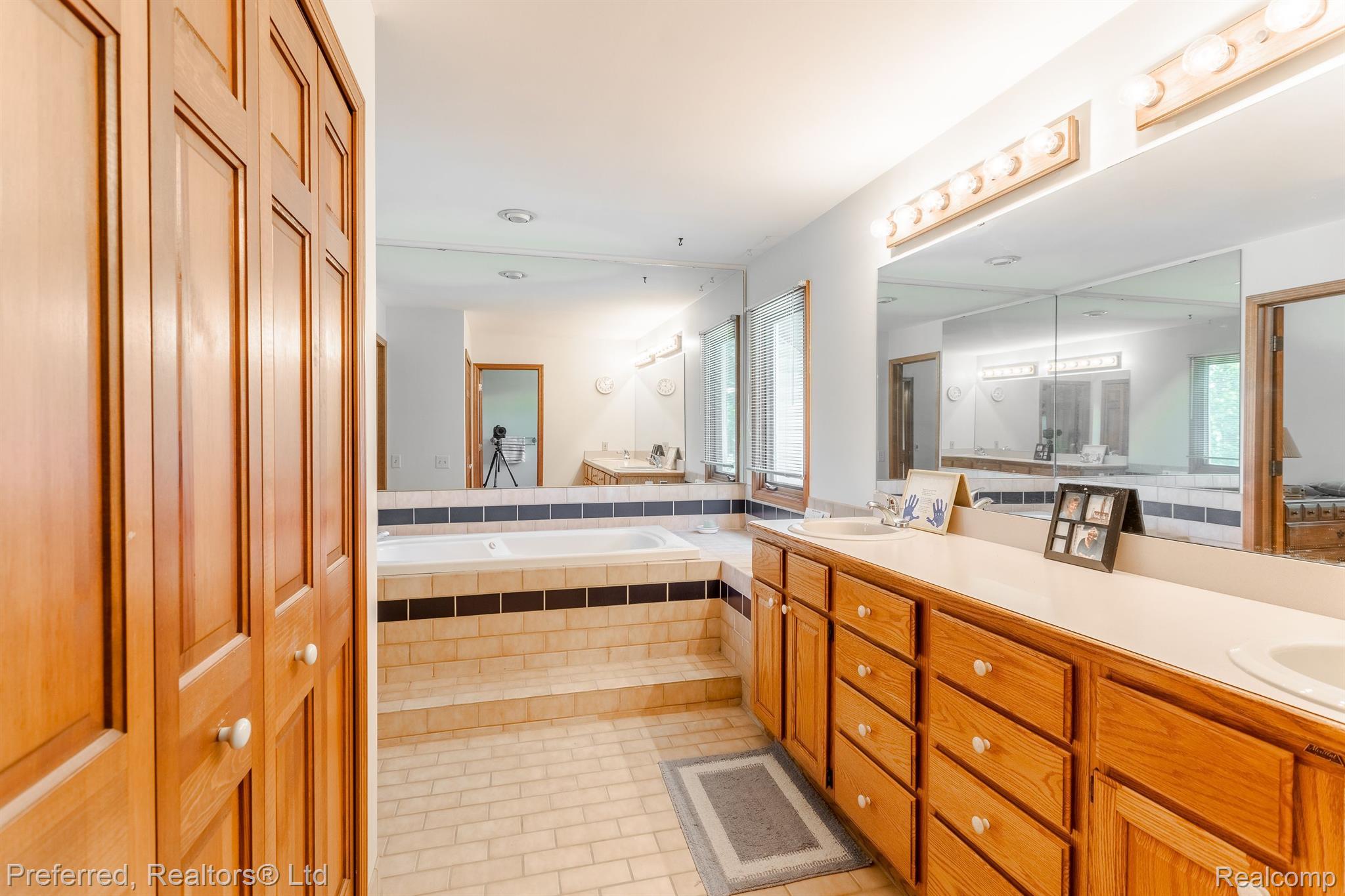 50650 Hanford Road Canton, MI 48187 - Photo 37 of 55 Gallery Image 37