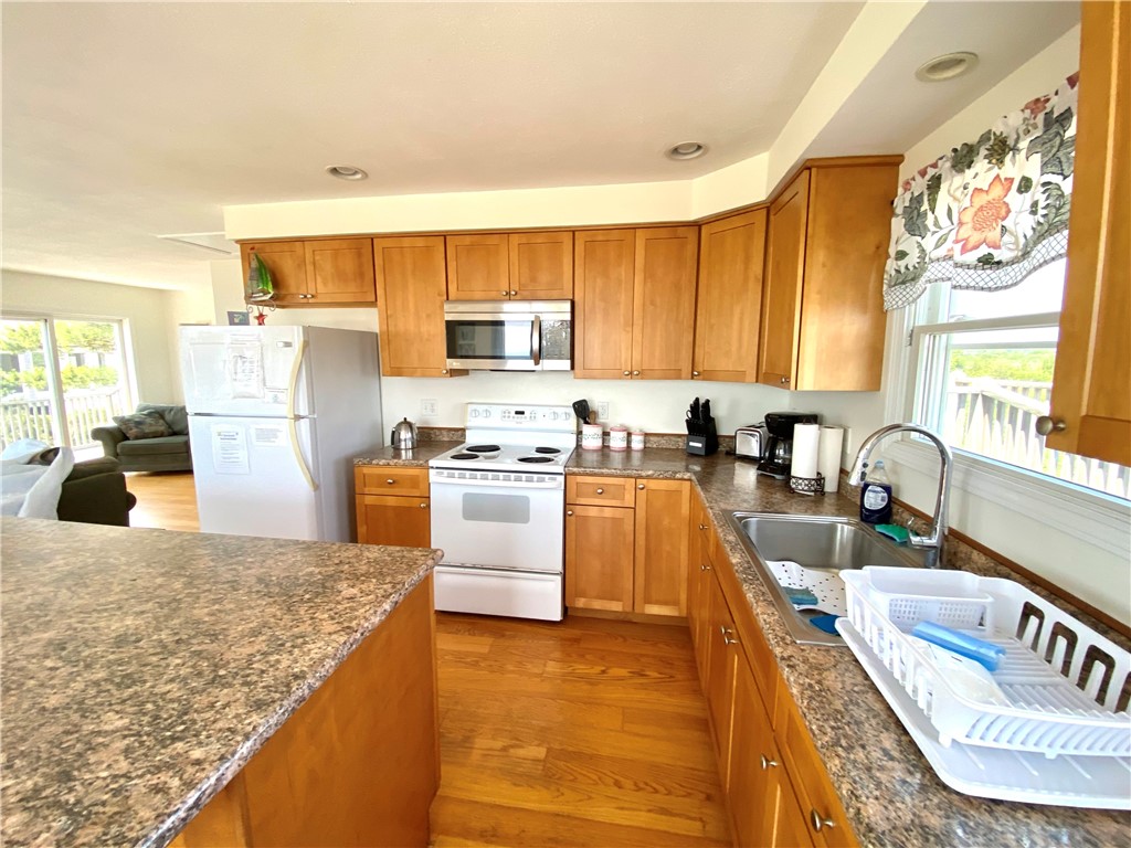 811 Charlestown Beach Road Charlestown, RI 02813 - Photo 10 of 30