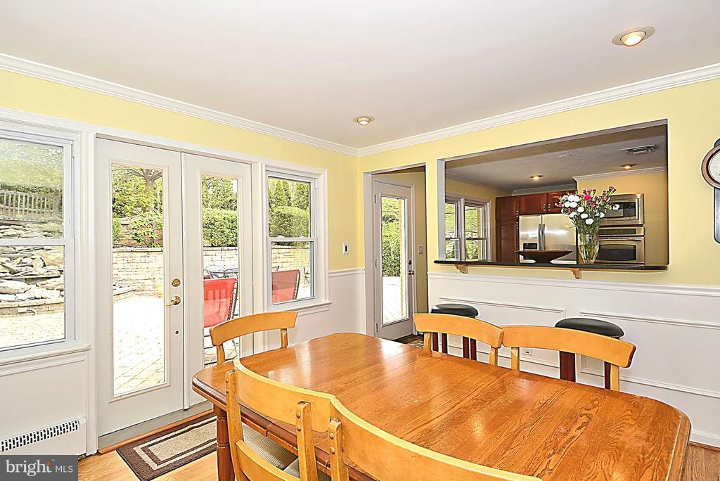 5910 Woodley Road McLean, VA 22101 - Photo 11 of 30 Breakfast Area