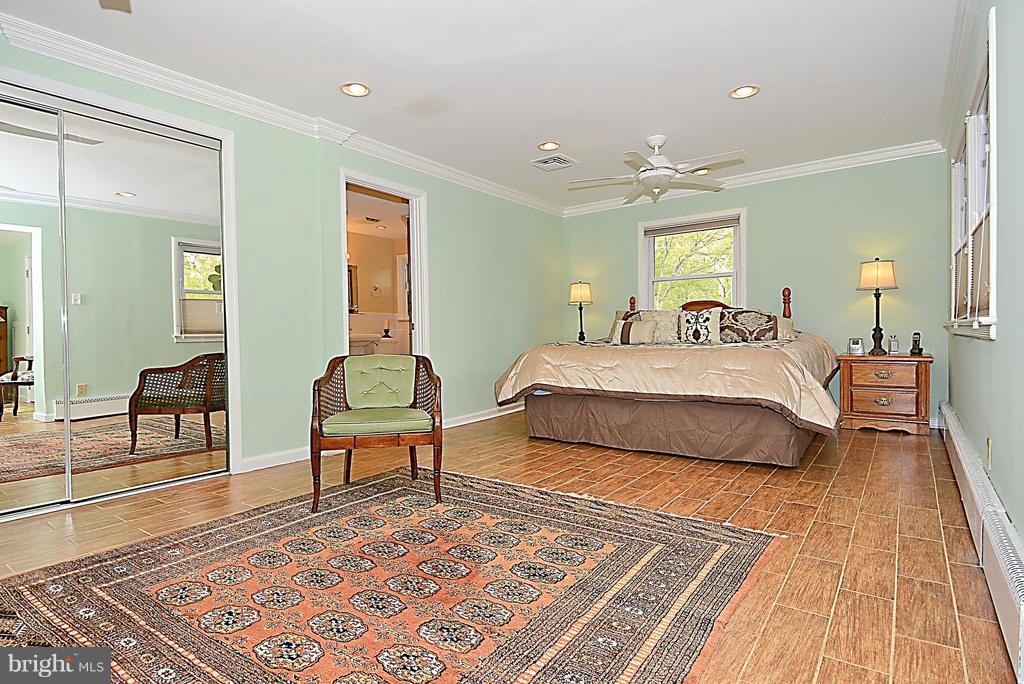 5910 Woodley Road McLean, VA 22101 - Photo 13 of 30 Bedroom (Master)