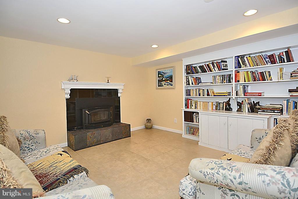 5910 Woodley Road McLean, VA 22101 - Photo 20 of 30 Recreation Room