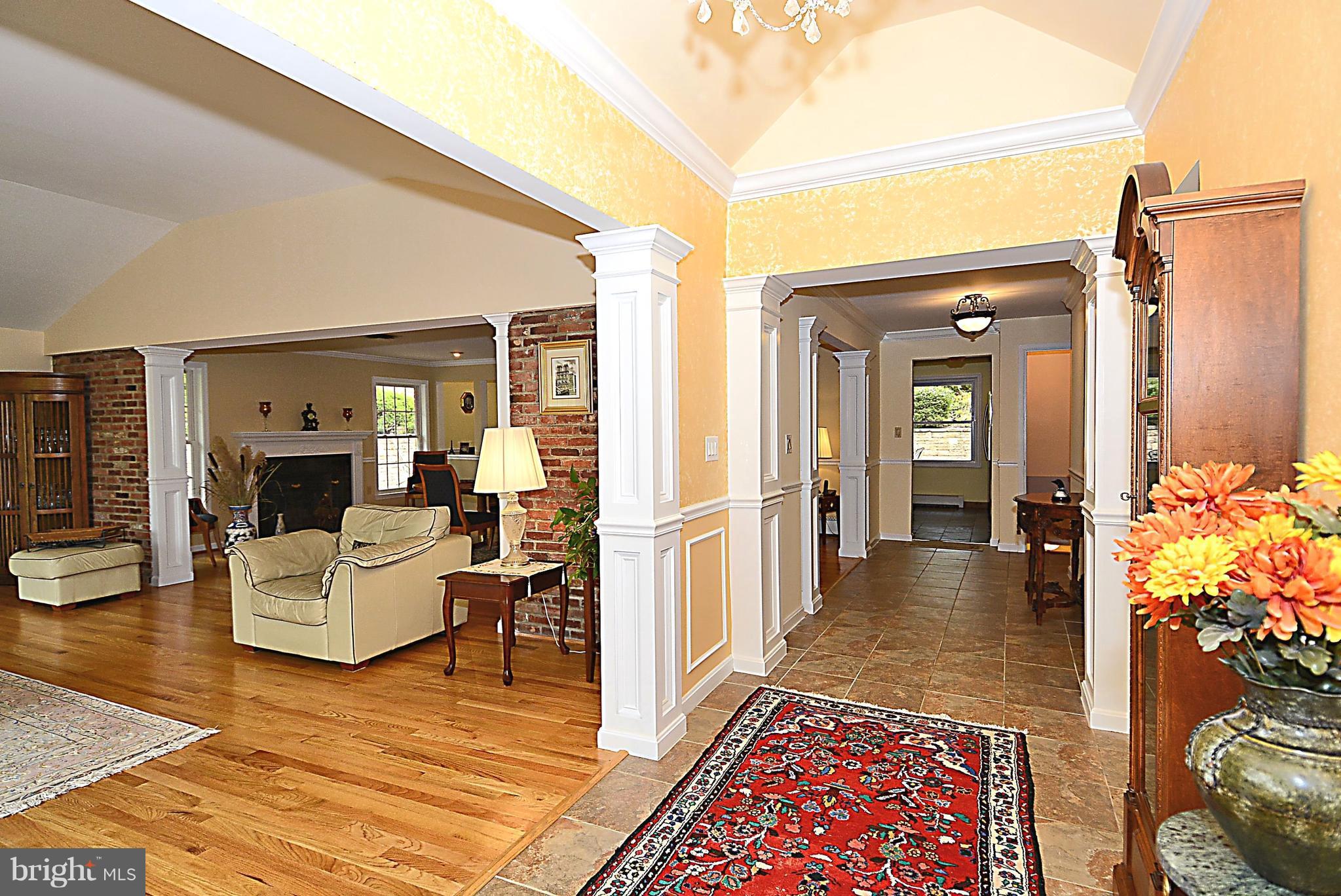 5910 Woodley Road McLean, VA 22101 - Photo 3 of 30 Foyer