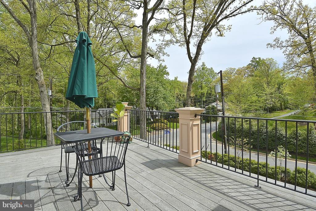 5910 Woodley Road McLean, VA 22101 - Photo 25 of 30 Exterior (Rear)