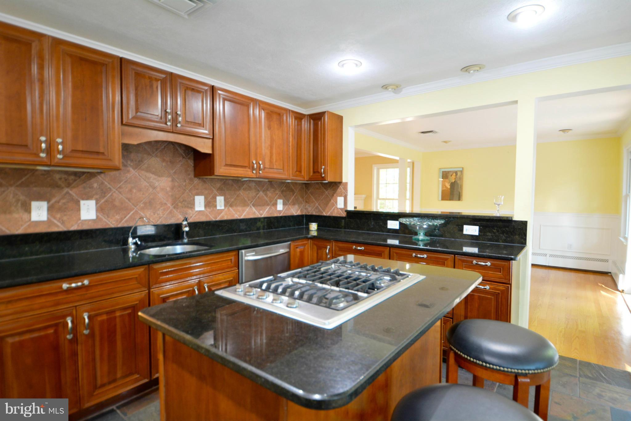 5910 Woodley Road McLean, VA 22101 - Photo 8 of 30 Kitchen