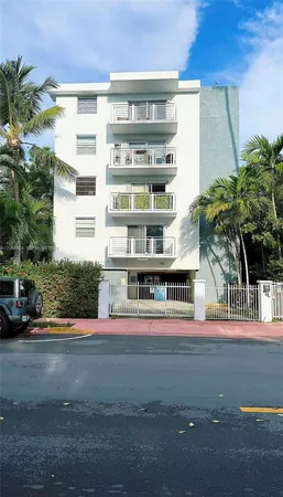 $2,550 | 716 Michigan Avenue, Unit 303, Miami Beach, FL 33139