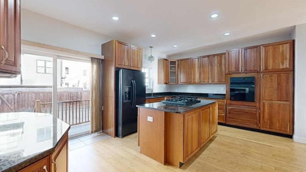 40 Everett Street, Unit 40 Boston, MA 02128 - Photo 7 of 25