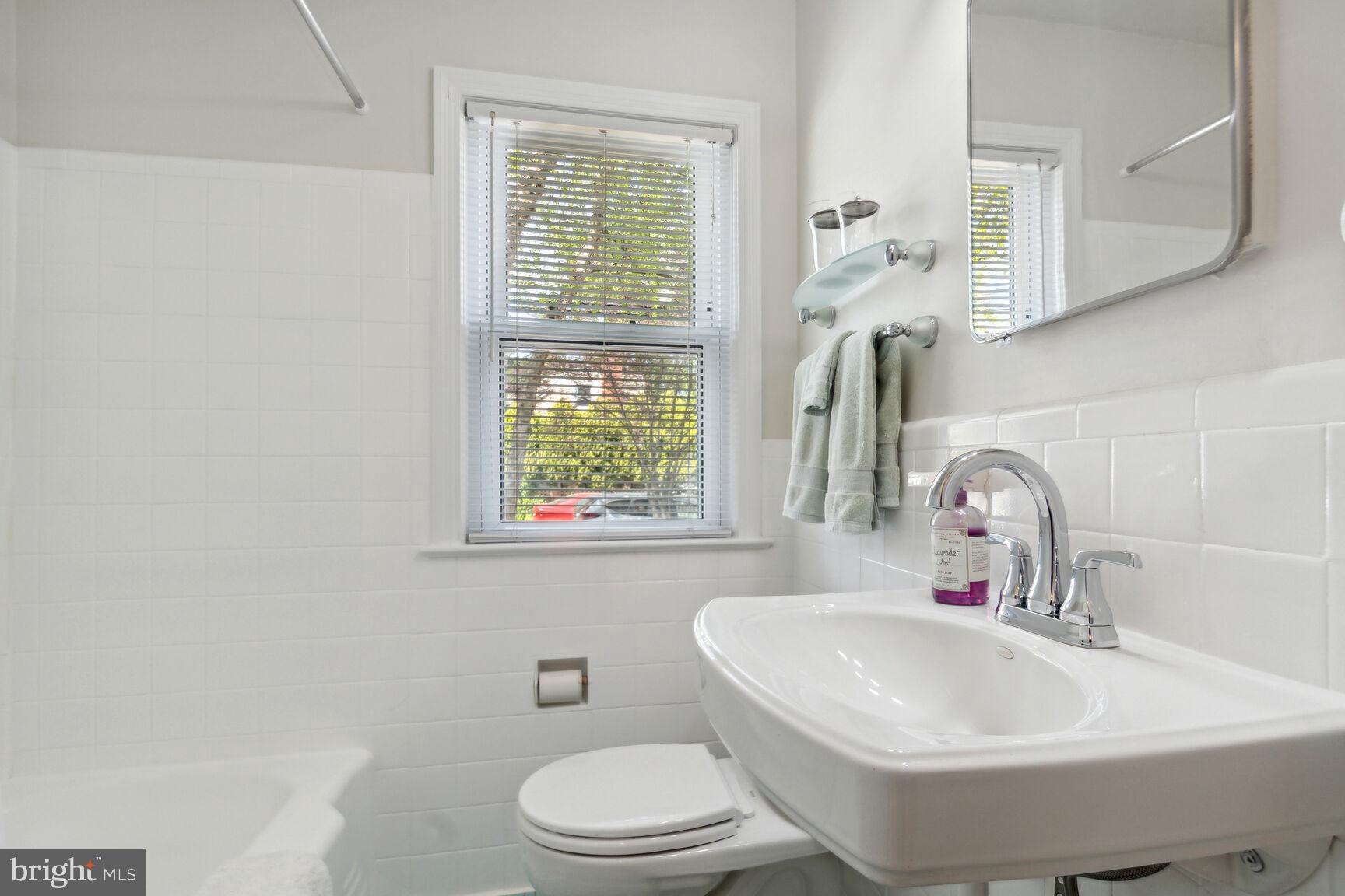 3504 Nimitz Road Kensington, MD 20895 - Photo 16 of 31 First Floor Bathroom