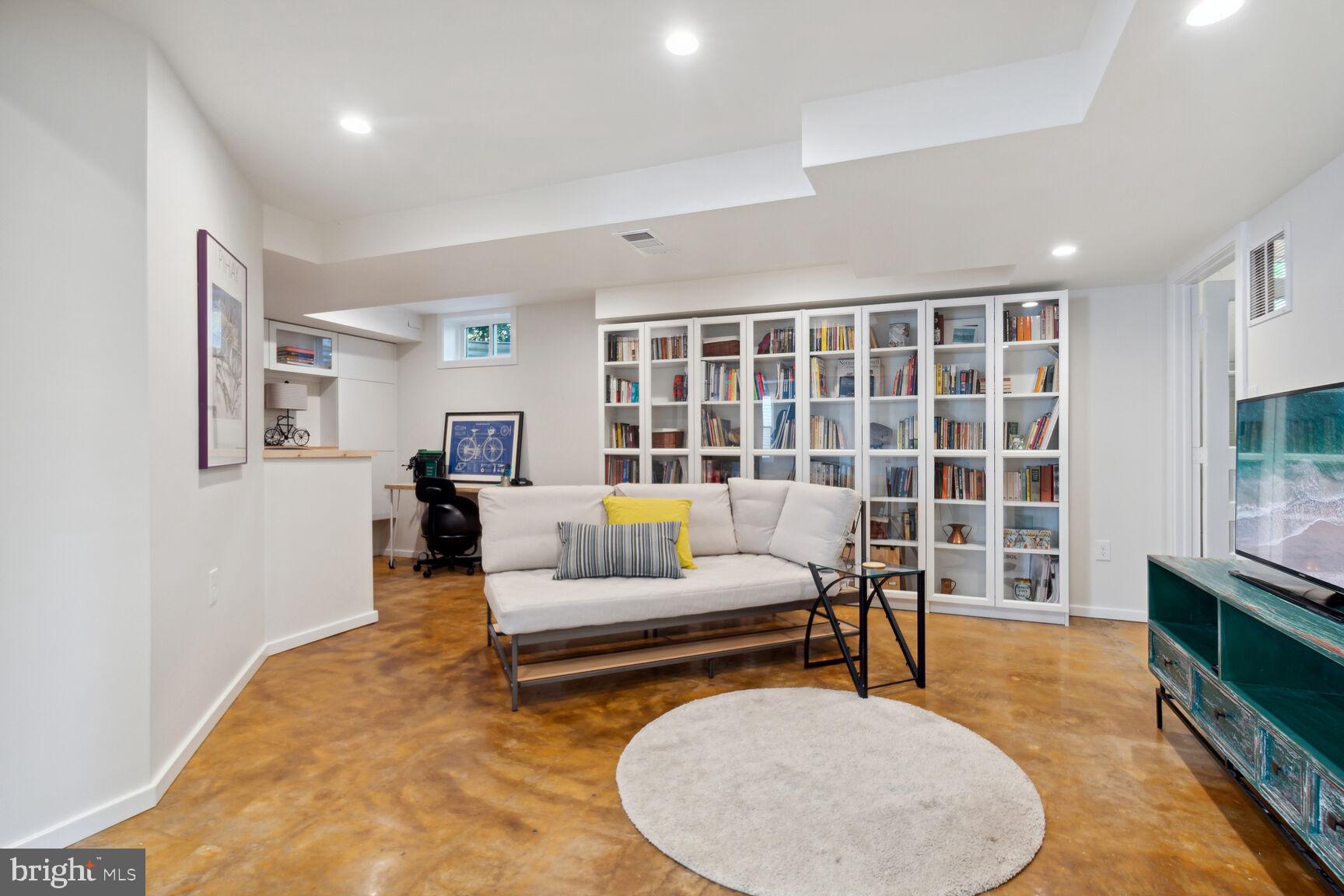 3504 Nimitz Road Kensington, MD 20895 - Photo 19 of 31 Family Room