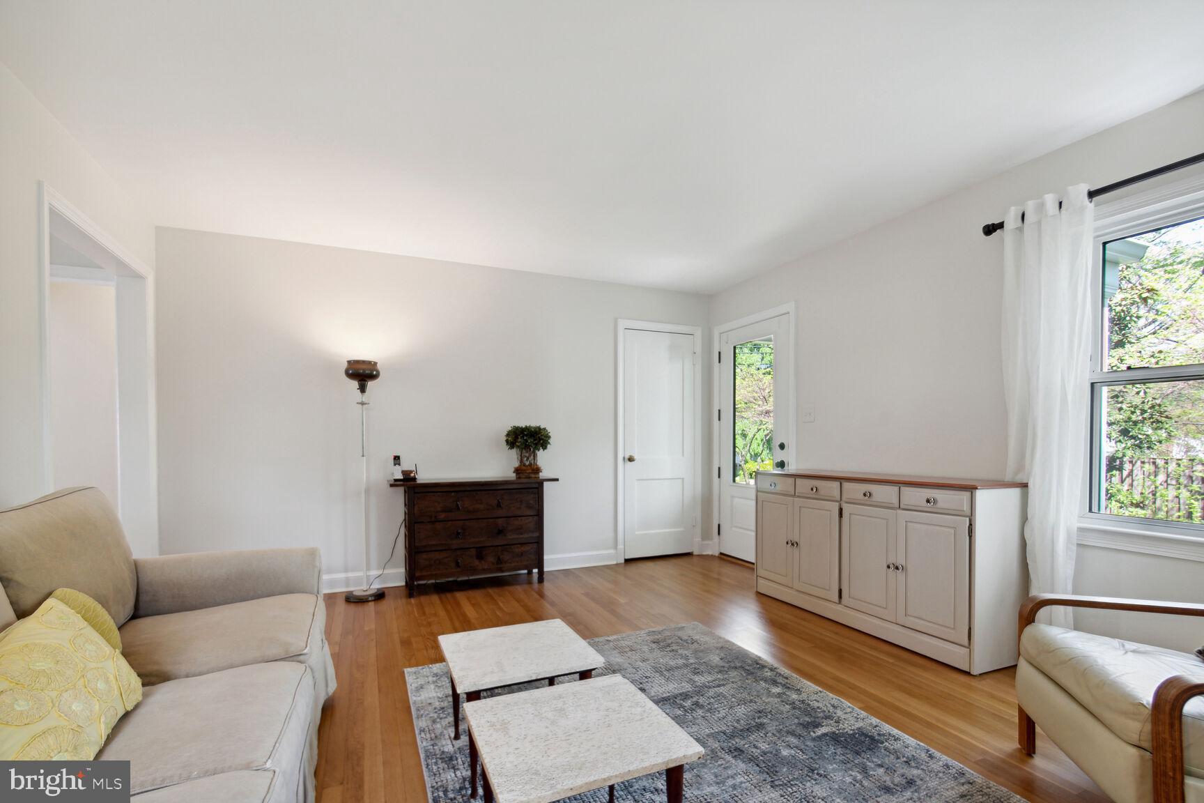 3504 Nimitz Road Kensington, MD 20895 - Photo 4 of 31 Living Room