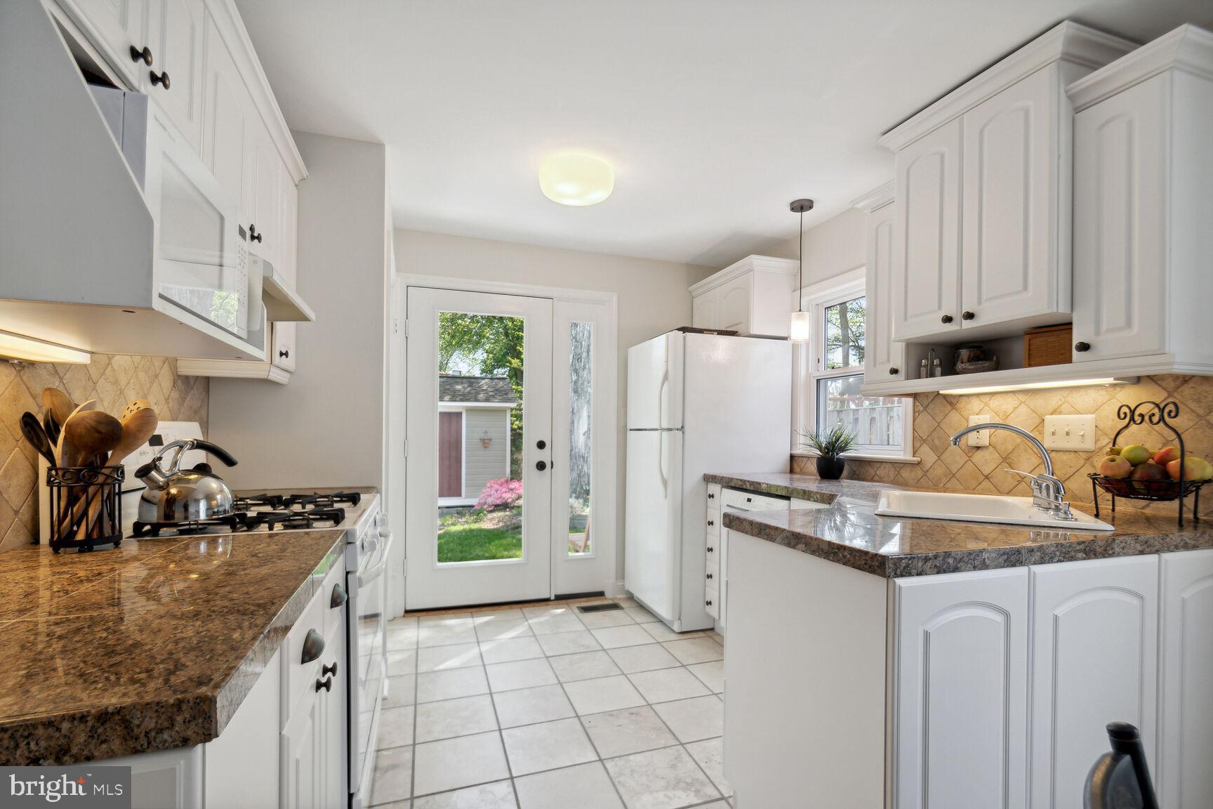 3504 Nimitz Road Kensington, MD 20895 - Photo 8 of 31 Kitchen