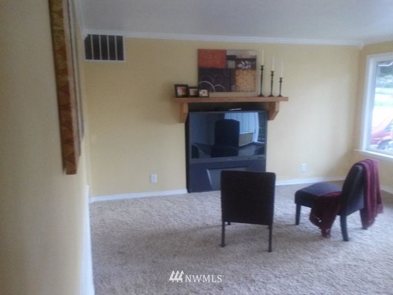 4513 Southeast 4th Place Renton, WA 98059 - Photo 5 of 7
