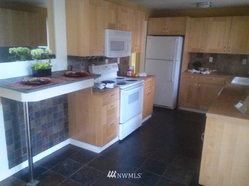 4513 Southeast 4th Place Renton, WA 98059 - Photo 6 of 7
