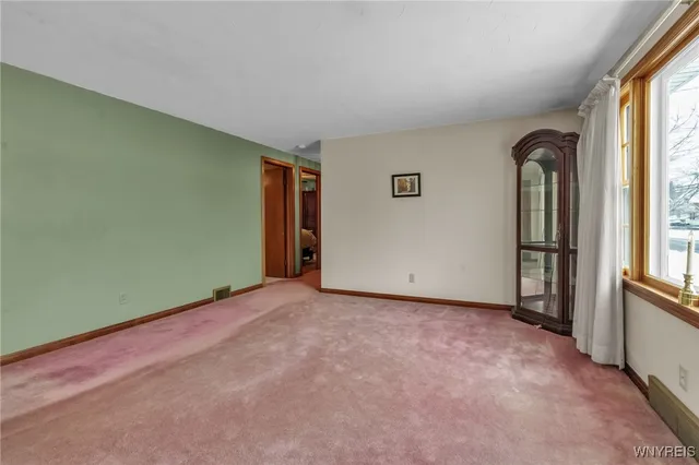 $265,000 | 173 Utica Street, Tonawanda, NY 14150