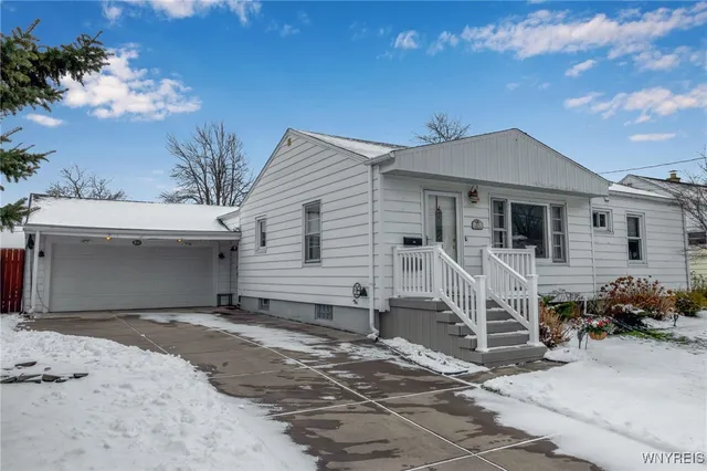 $265,000 | 173 Utica Street, Tonawanda, NY 14150