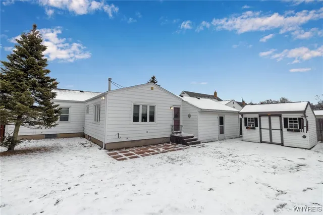 $265,000 | 173 Utica Street, Tonawanda, NY 14150