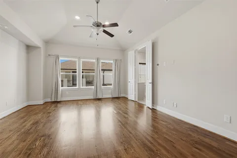 $599,999 | 2707 Cohn Trails Lane, Houston, TX 77007