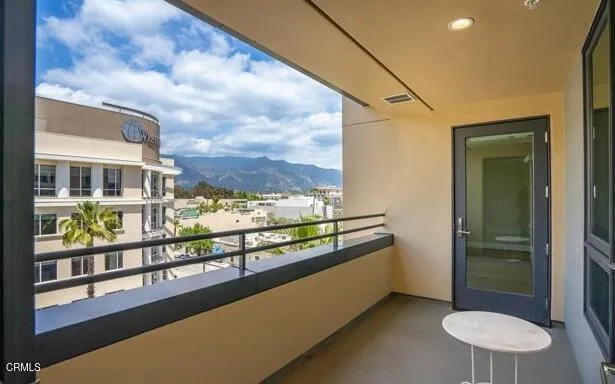 $6,100 | 39 South Los Robles Avenue, Unit 4009, Pasadena, CA 91101