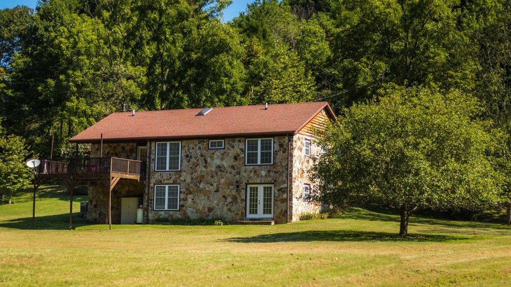 235 Shrader Road Cedar Bluff, VA 24609 - Photo 5 of 28 Gallery Image 5